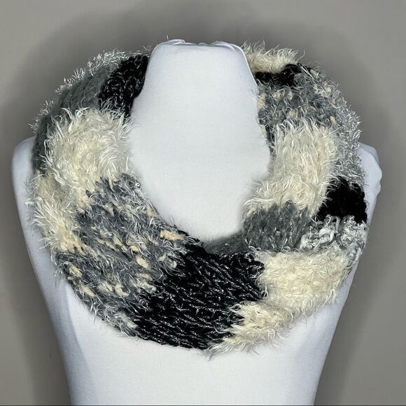 Anthropologie boho Mixed Knit & Metallic Glam Infinity Scarf - Picture 2 of 5